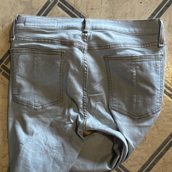 Excellent condition. No flaws. Light blue colour - Picture 2 of 2